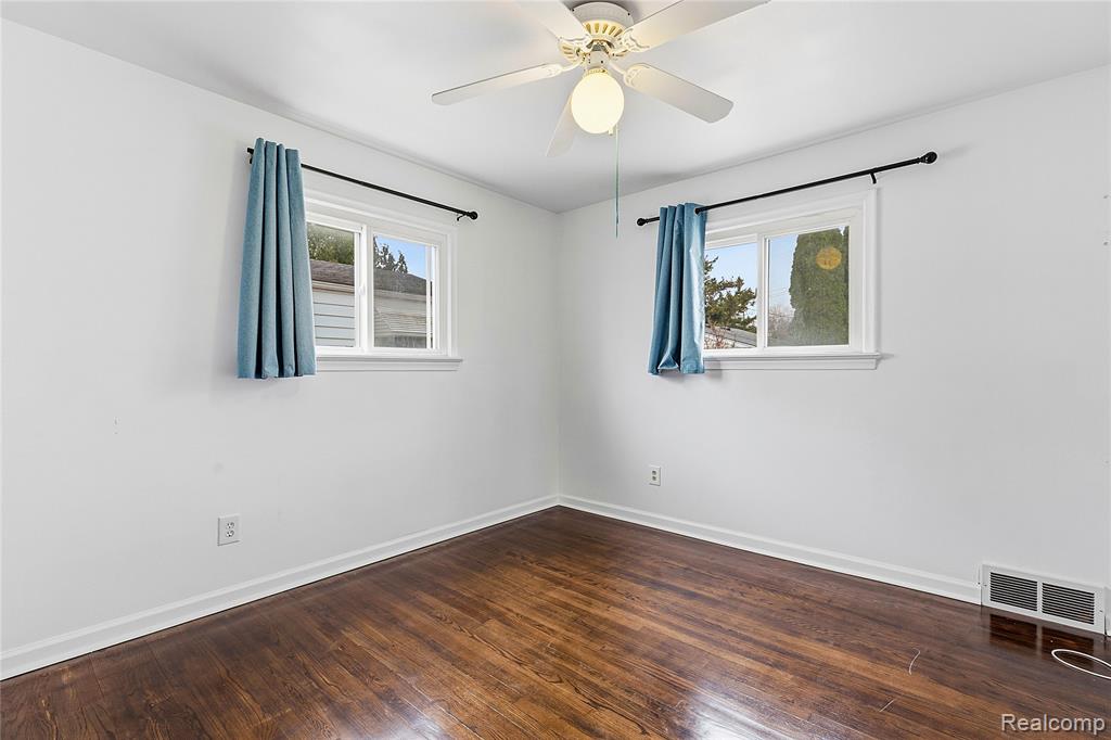 6457 Deering Street, Garden City, MI — Photo 15