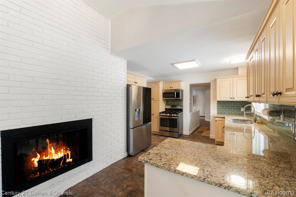 21412 Holmbury Road, Northville, MI 48167 — Photo 17