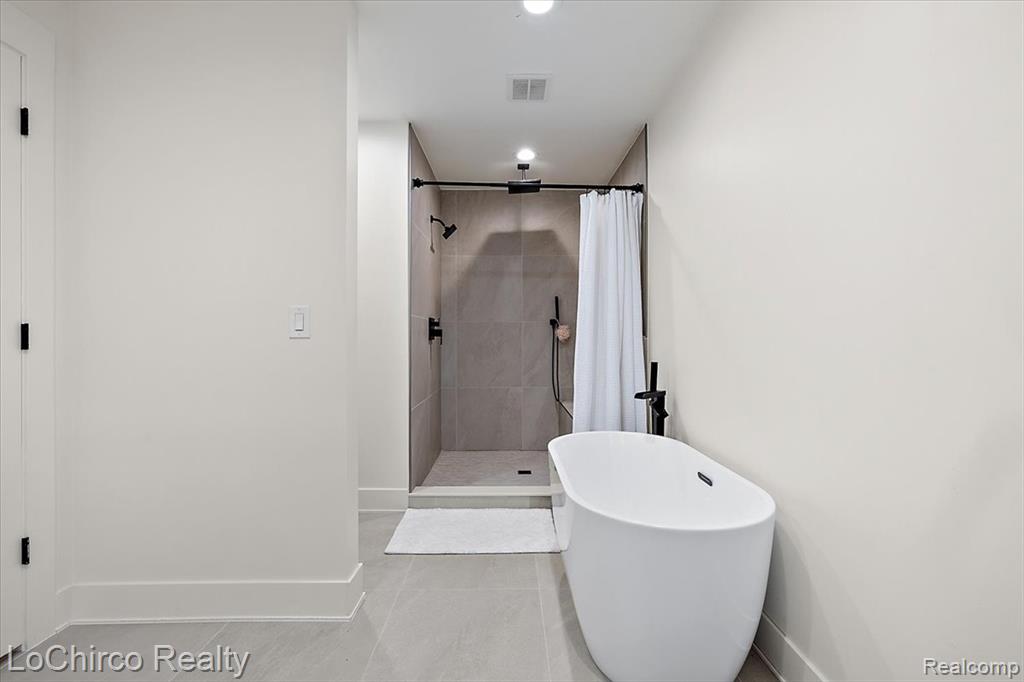 674 Springview Drive, Rochester, MI 48307 — Photo 52