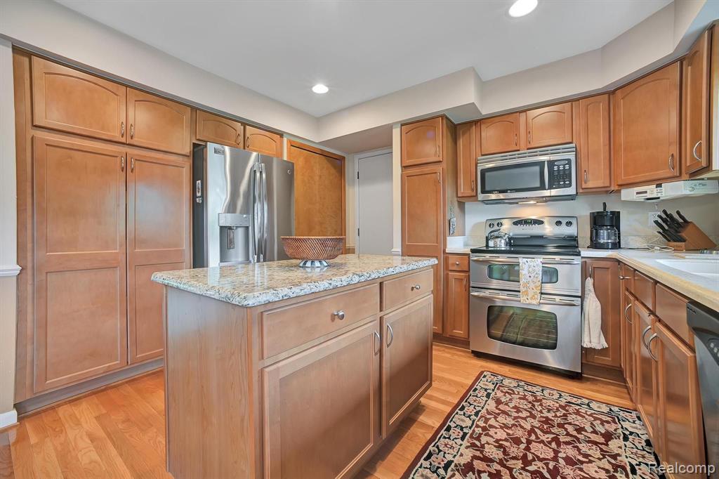 530 WHITEHALL Road, Bloomfield Hills, MI 48304 — Photo 11
