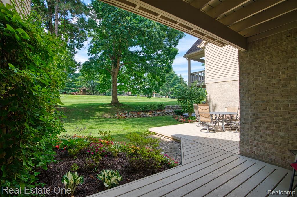 4884 Pine Eagles Court, Brighton, MI 48116 — Photo 9