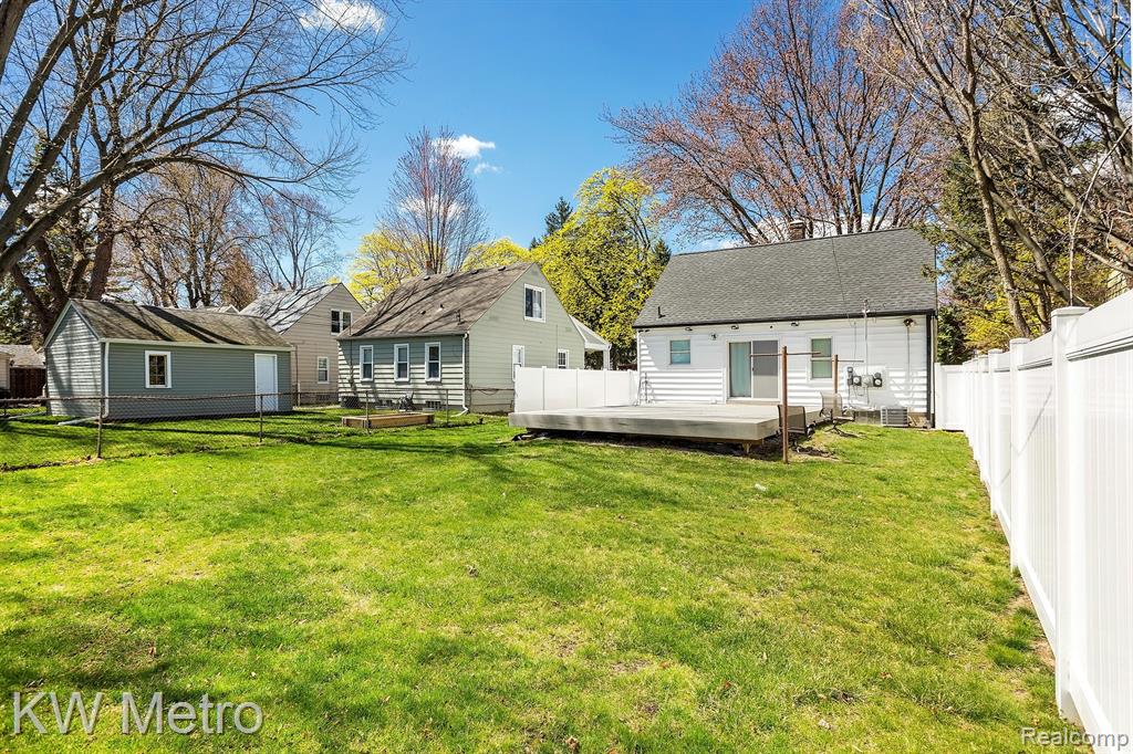 706 N REMBRANDT Avenue, Royal Oak, MI 48067 — Photo 35