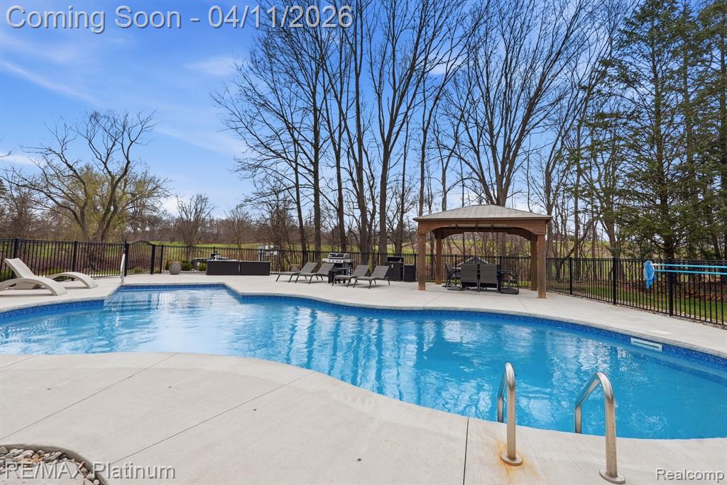 8757 Pebble Creek Drive, Pinckney, MI 48169 — Photo 49