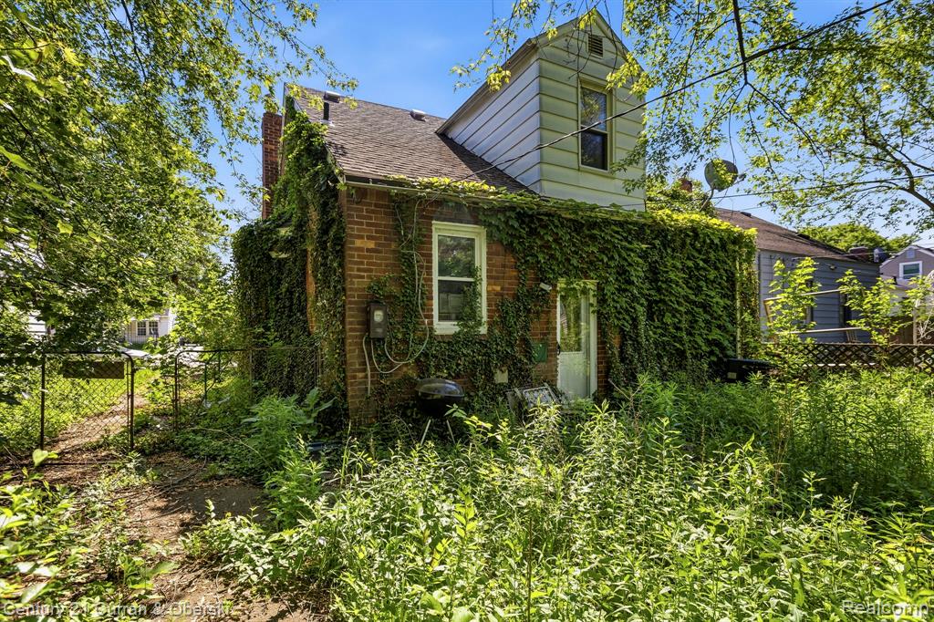 6427 ARTESIAN Street, Detroit, MI 48228 — Photo 34