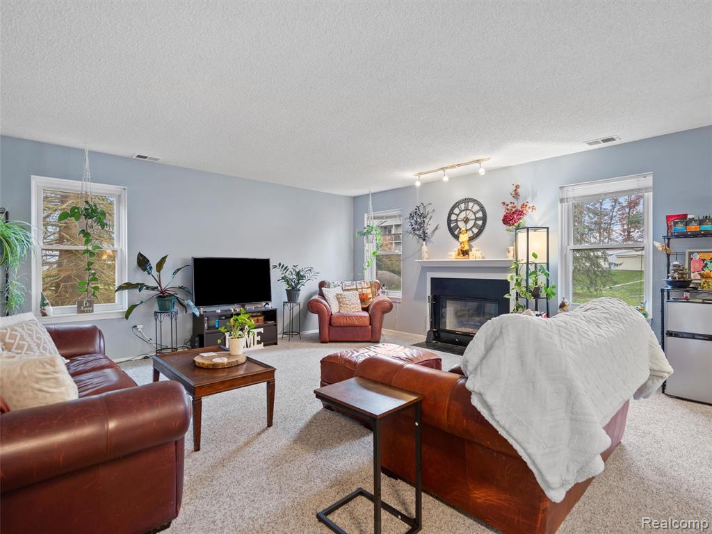4970 Oak Hill Drive, Waterford, MI 48329 — Photo 6