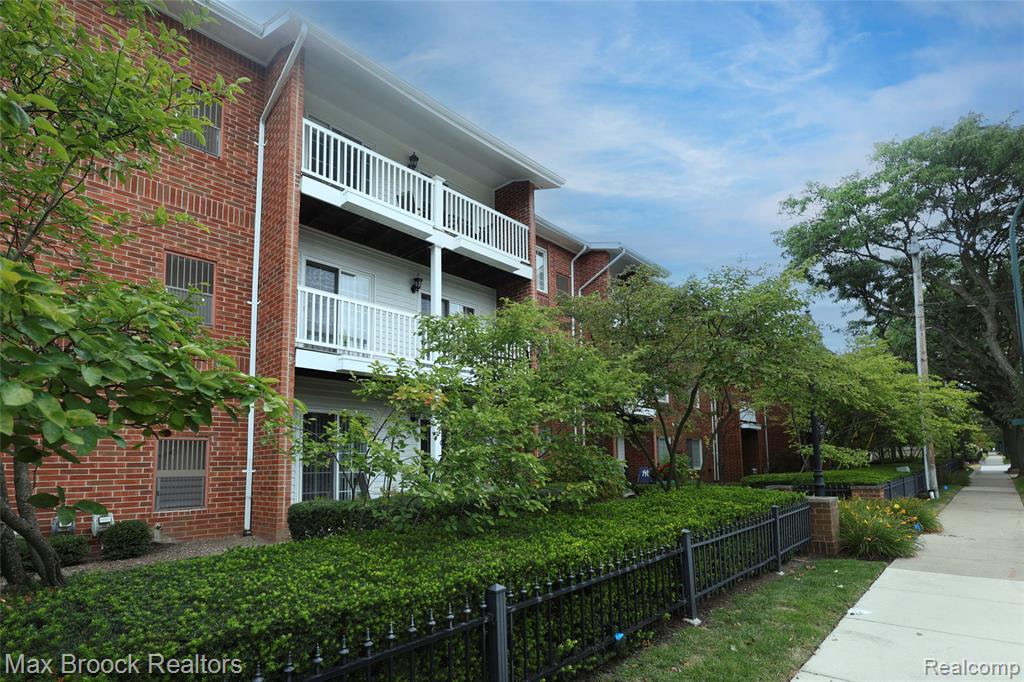 444 Chester Street S, 413, Birmingham, MI 48009 — Photo 41