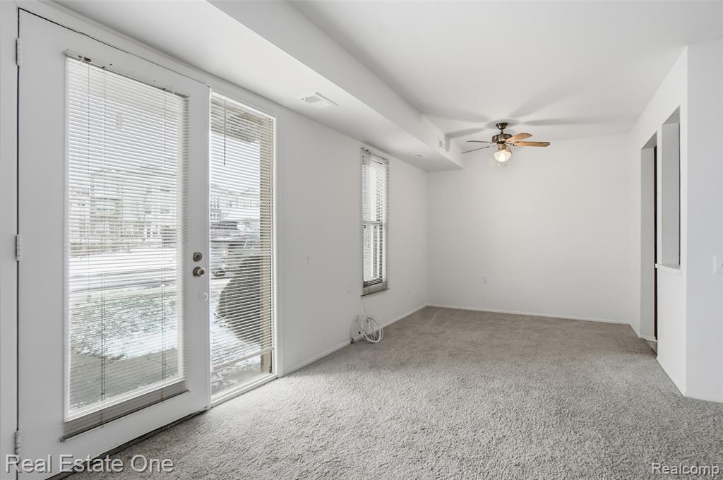 30475 W 14 Mile Road, 77, Farmington Hills, MI 48334 — Photo 4
