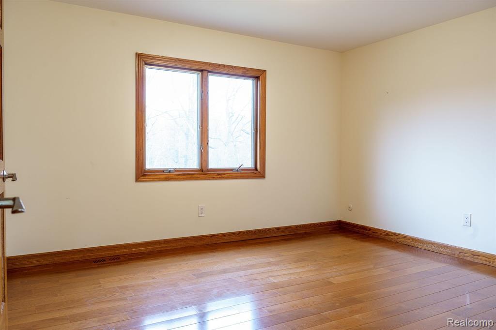 545 JUDI ANN Lane, Holly, MI 48442 — Photo 17