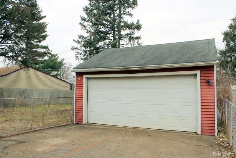 6354 Buckingham Avenue, Allen Park, MI 48101 — Photo 2