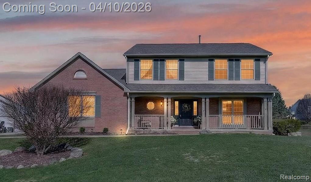 255 Round Tree Drive, Lake Orion, MI — Photo 2
