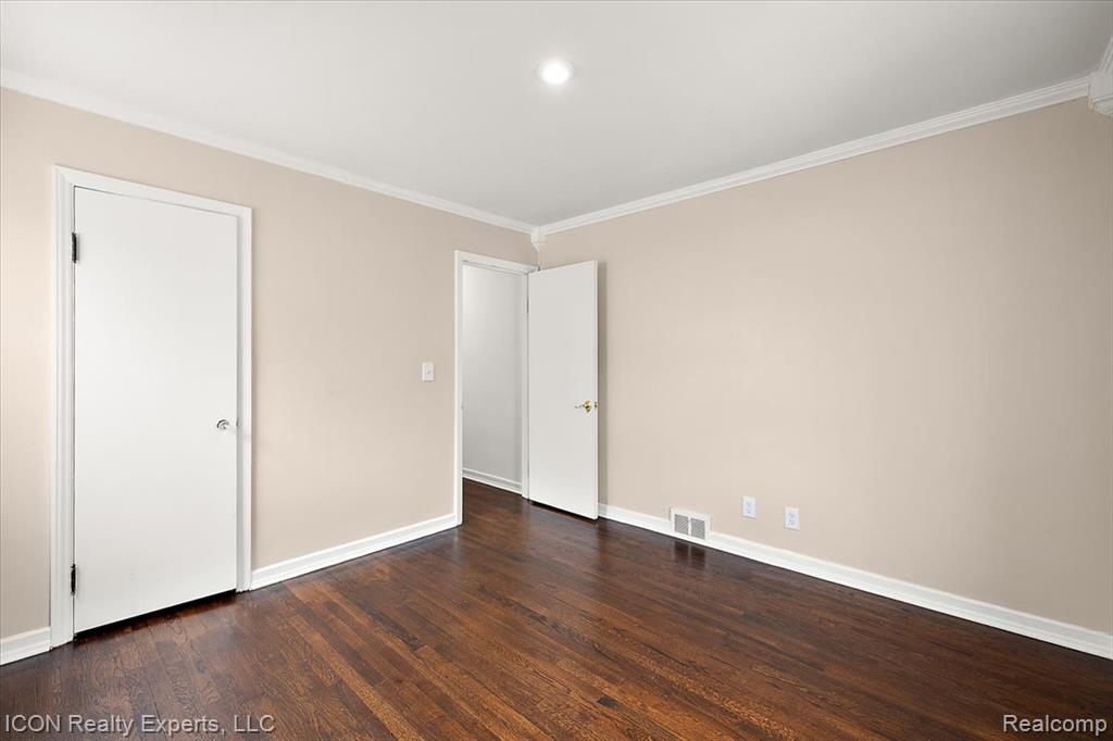 176 Chippewa Road, Pontiac, MI 48341 — Photo 27