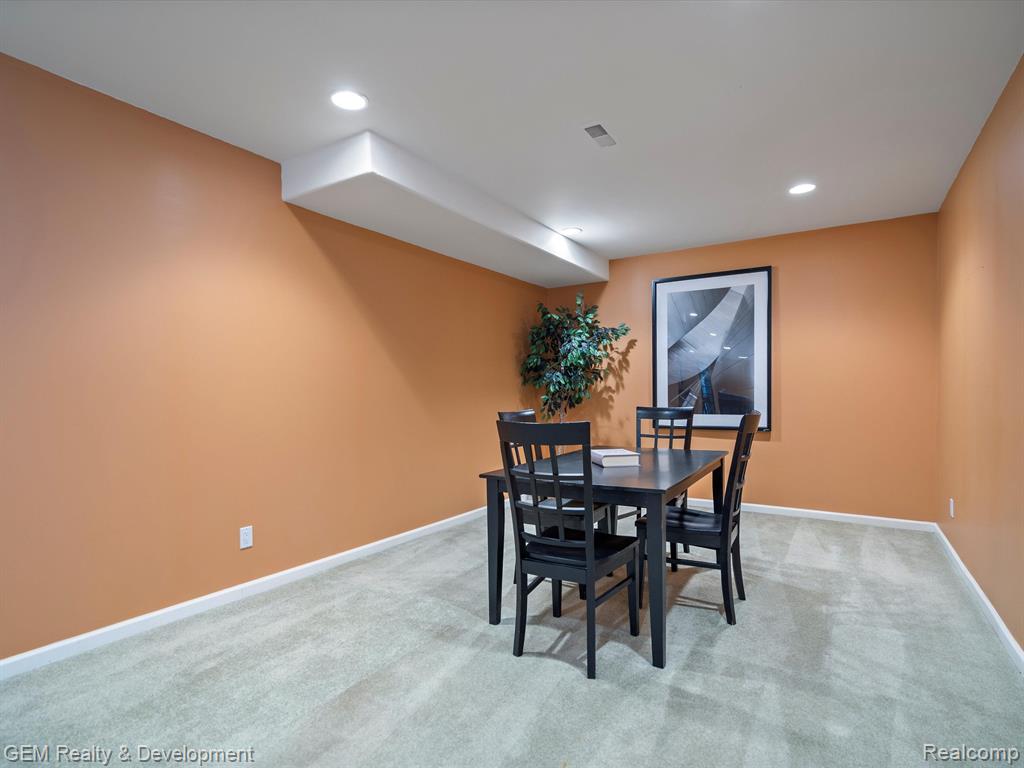 7487 KENNINGTON Boulevard, West Bloomfield, MI — Photo 30