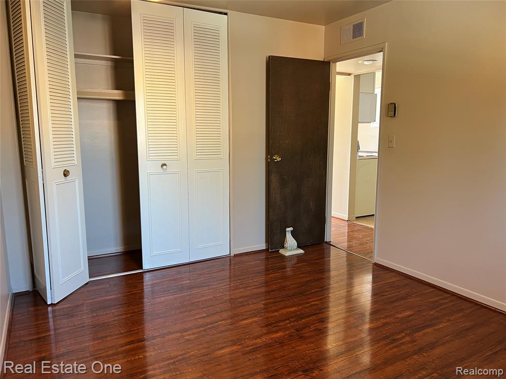 1868 Colonial Village Way, 4, Waterford, MI 48328 — Photo 15