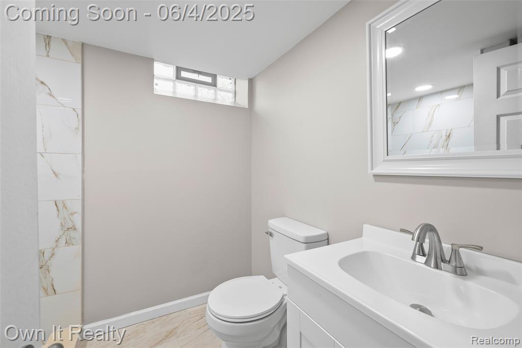8415 N Evangeline Street, Dearborn Heights, MI 48127 — Photo 27