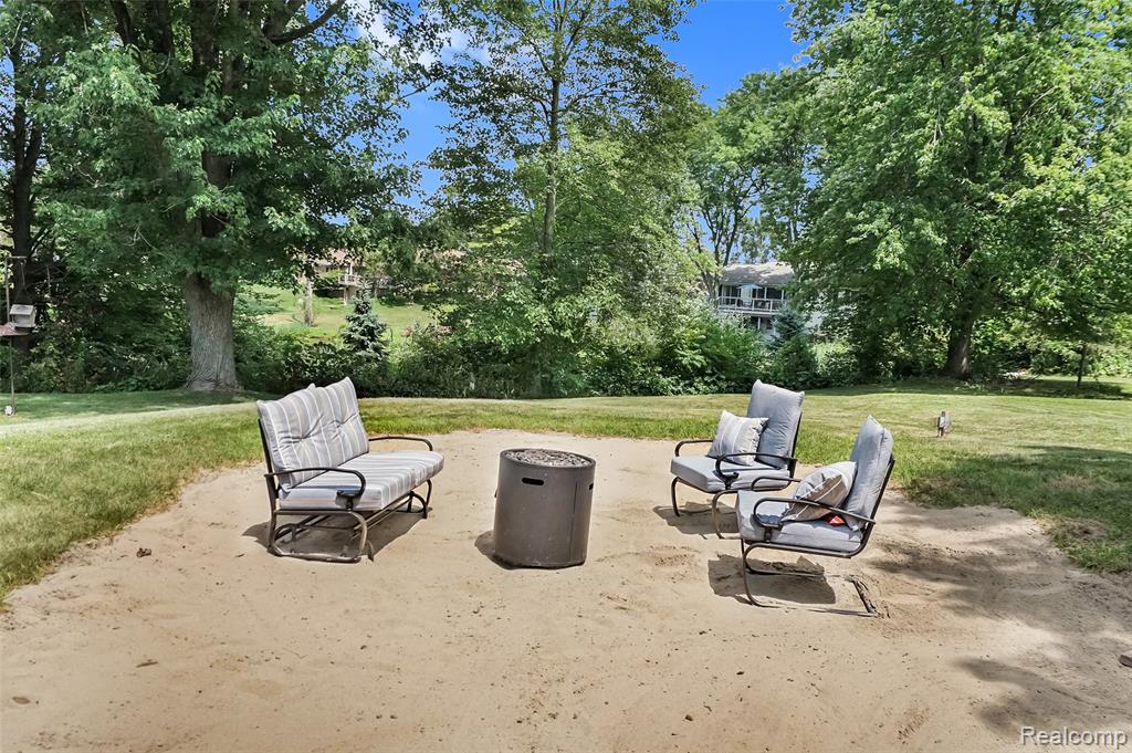 9851 Atwood Drive, South Lyon, MI 48178 — Photo 39