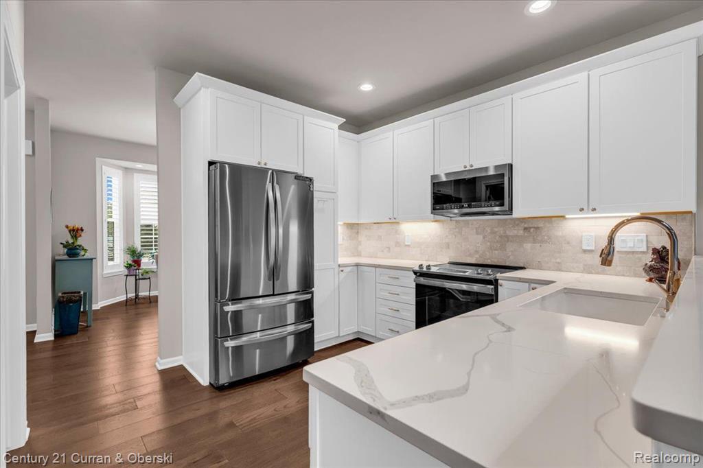 48442 EASTBRIDGE Drive, Canton, MI 48188 — Photo 5