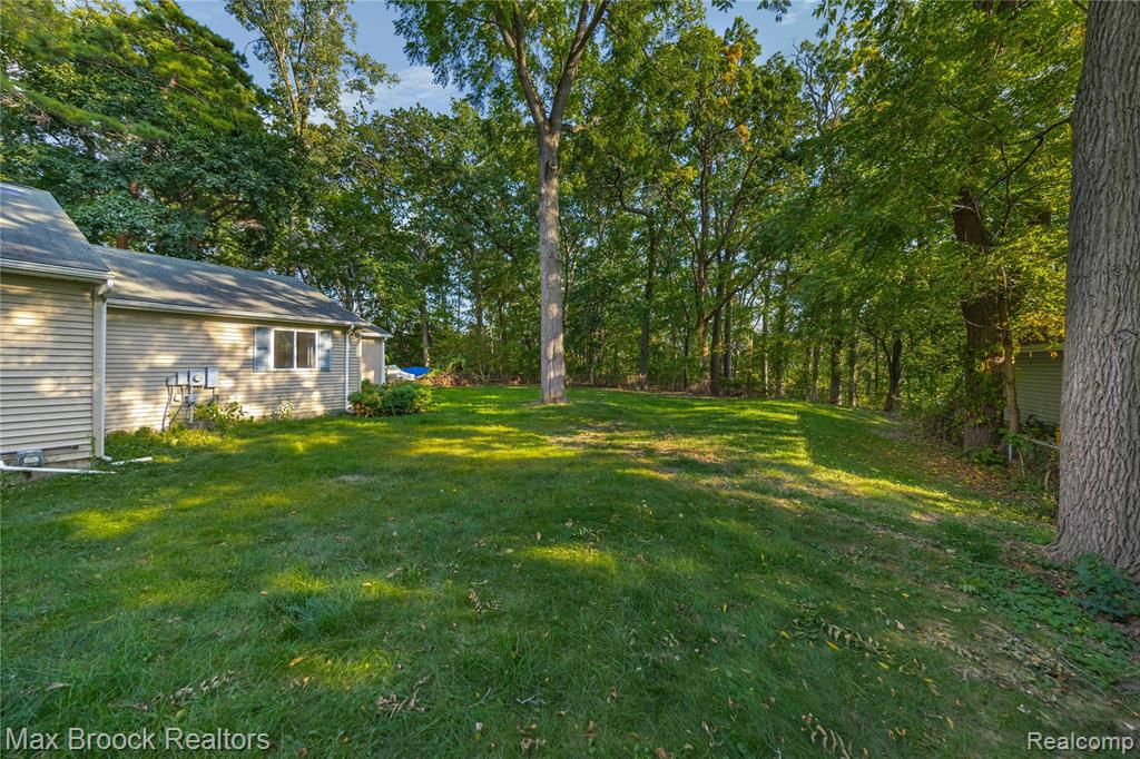 4241 S Shore Street, Waterford, MI 48328 — Photo 61