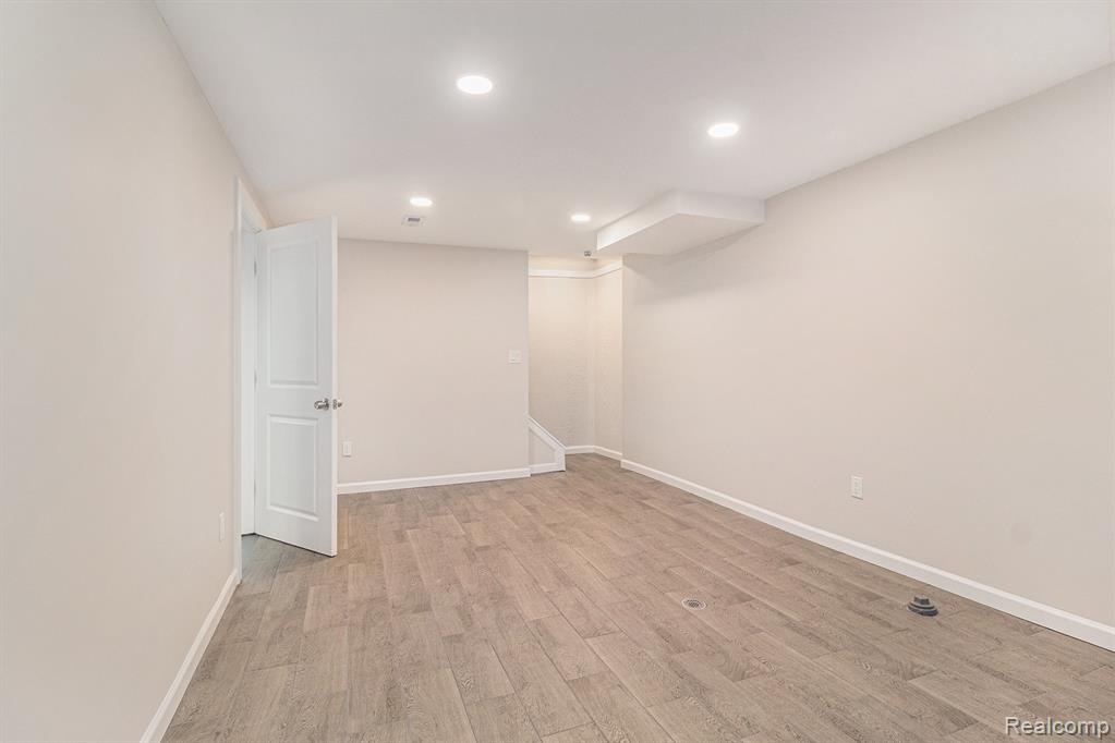 3601 Loon Lake Road, Wixom, MI 48393 — Photo 16