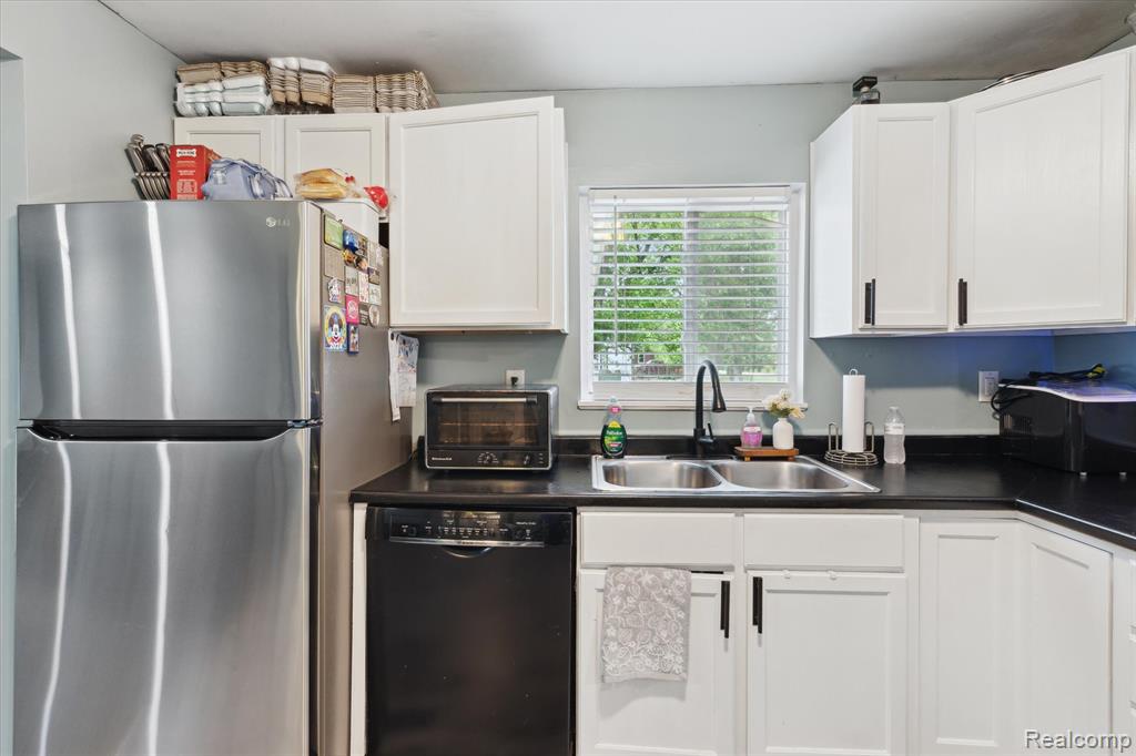 759 Elm Street, Allenton, MI 48002 — Photo 11