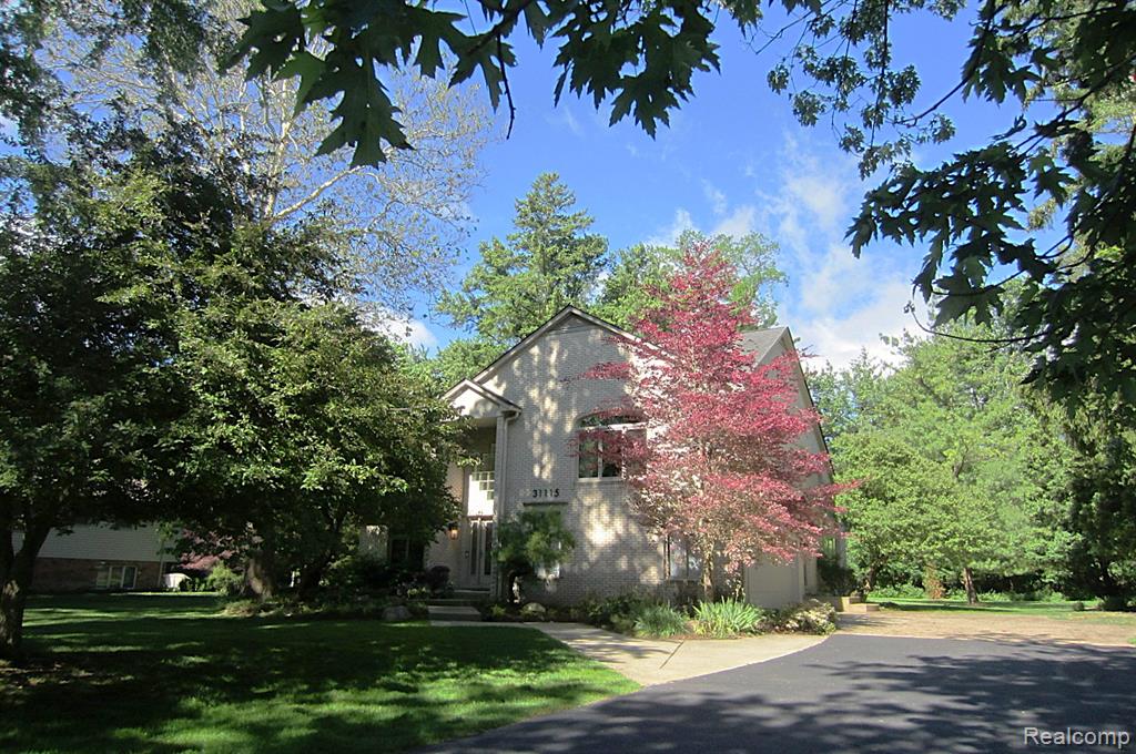 31115 Stafford St, Beverly Hills, MI 48025