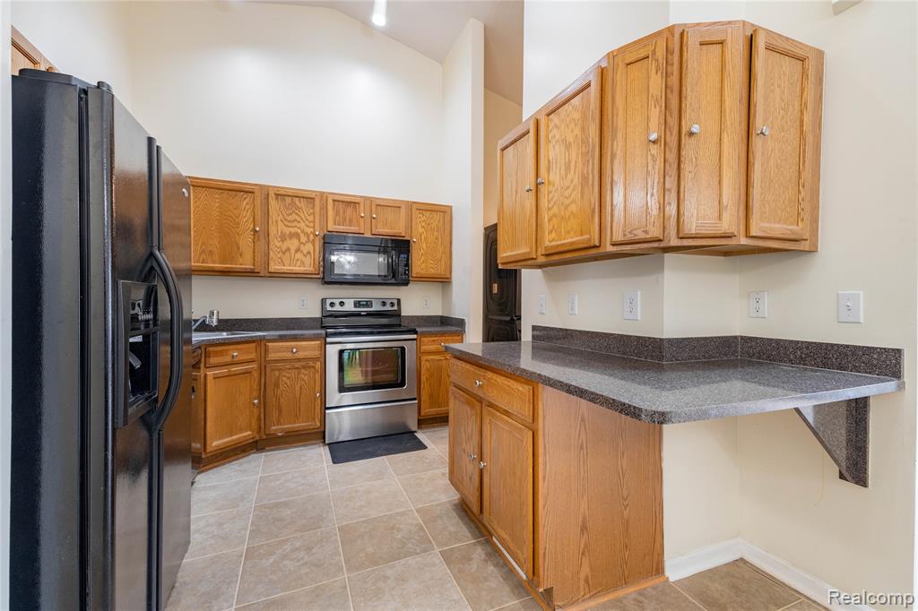 23342 Stiles Court, Trenton, MI 48183 — Photo 10