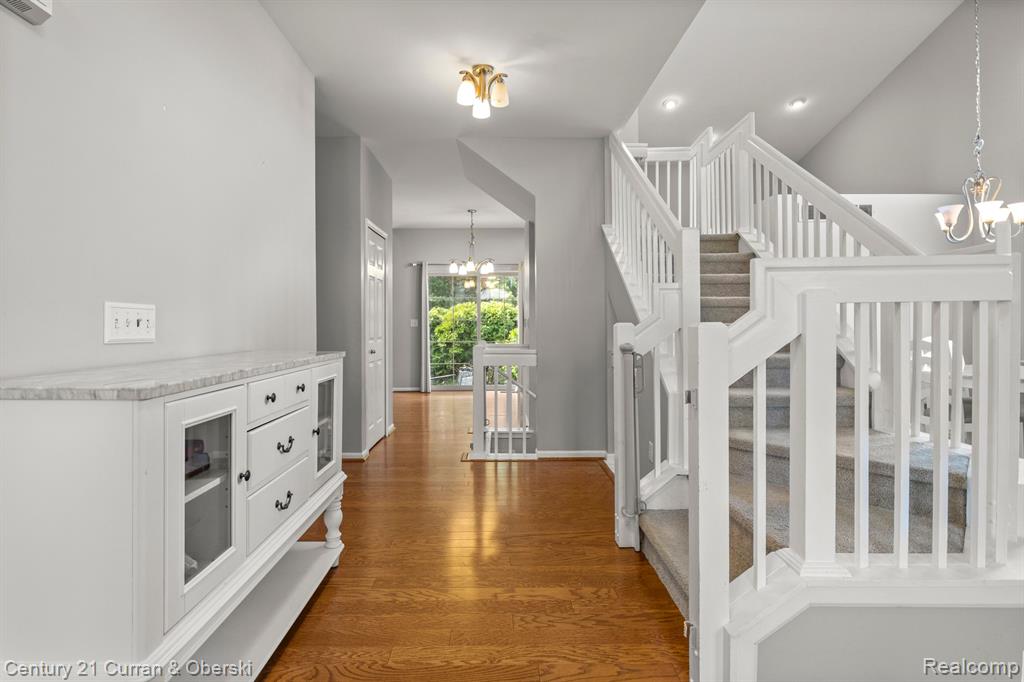 5725 VERSAILLES Avenue, Ann Arbor, MI 48103 — Photo 3