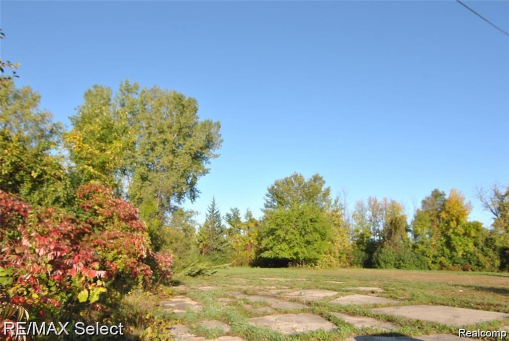 6483 BAY, Saginaw, MI 48604 — Photo 2