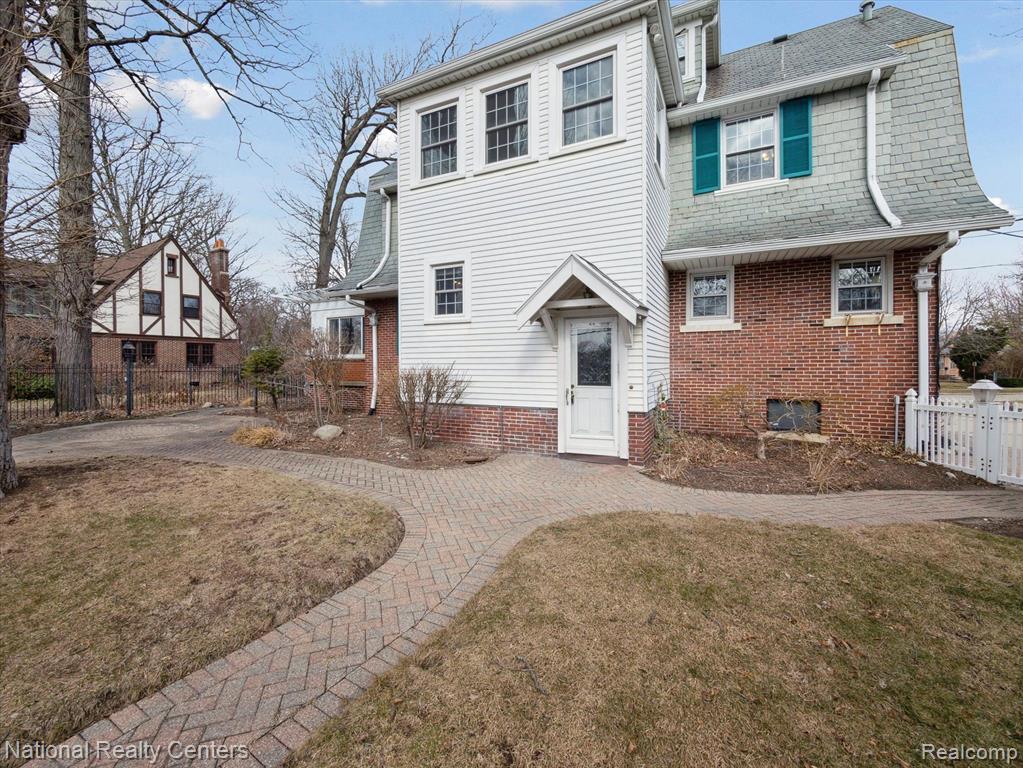 422 HENDRIE Boulevard, Royal Oak, MI 48067 — Photo 42