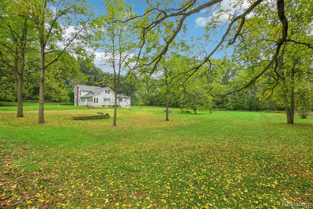 9551 Ellis Road, Clarkston, MI 48348 — front exterior