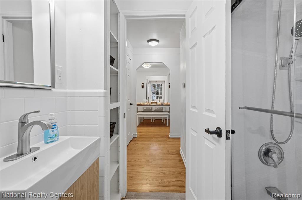 9376 Dixie, Redford, MI 48239 — Photo 20