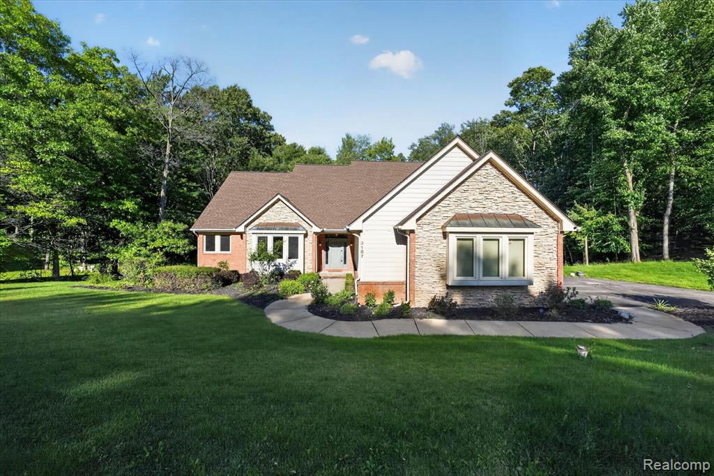 3187 Turnberry Drive, White Lake, MI 48383