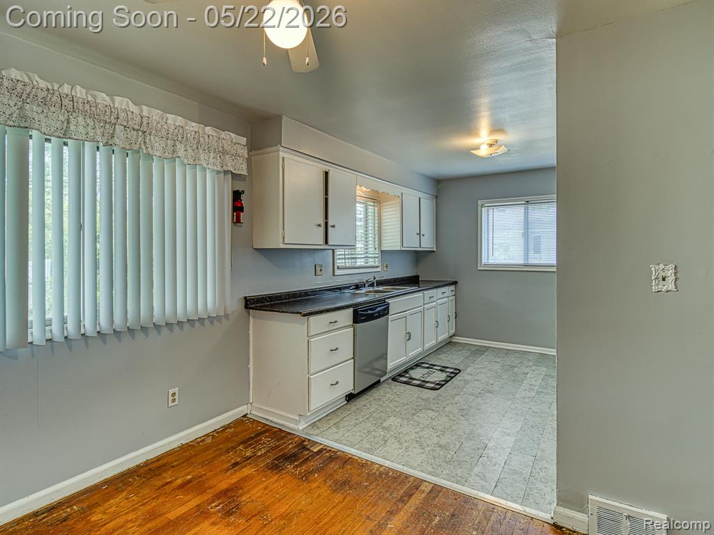 8501 Allen Road, Allen Park, MI 48101 — Photo 18