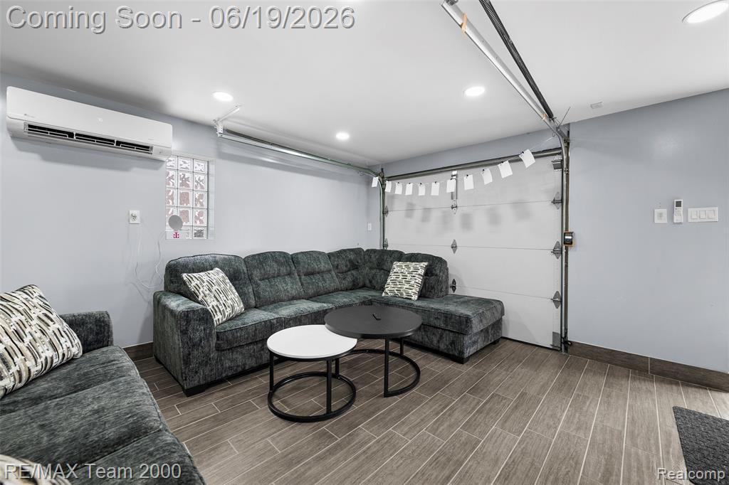 6155 N Silvery Lane, Dearborn Heights, MI 48127 — Photo 9
