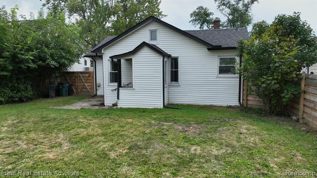 535 E Saratoga Street, Fenton, MI 48220 — Photo 4
