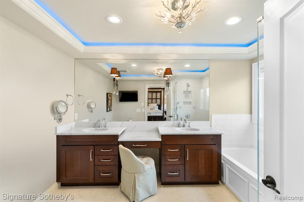 615 APPOLINE Court, Rochester, MI 48307 — Photo 14
