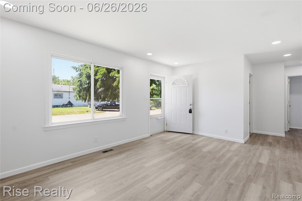 3472 W Gracelawn Avenue, Flint, MI 48504 — Photo 3