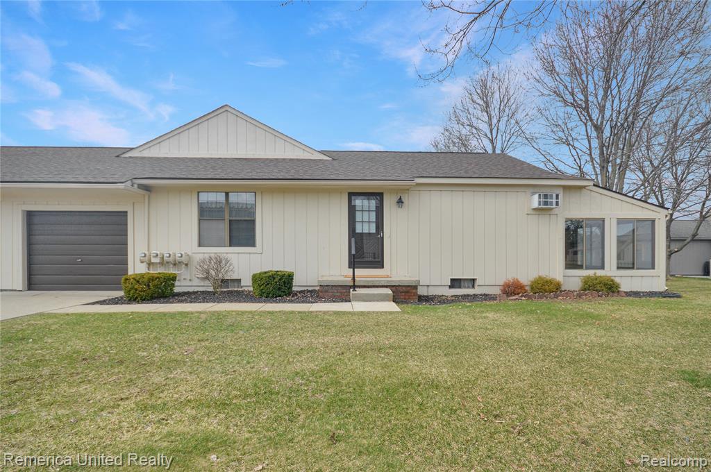 12113 Lexington Drive, South Lyon, MI 48178