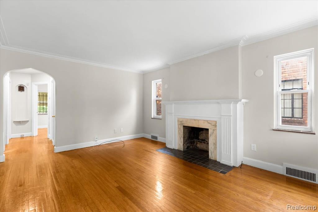 11110 Wayburn Street, Grosse Pointe, MI 48224 — Photo 2