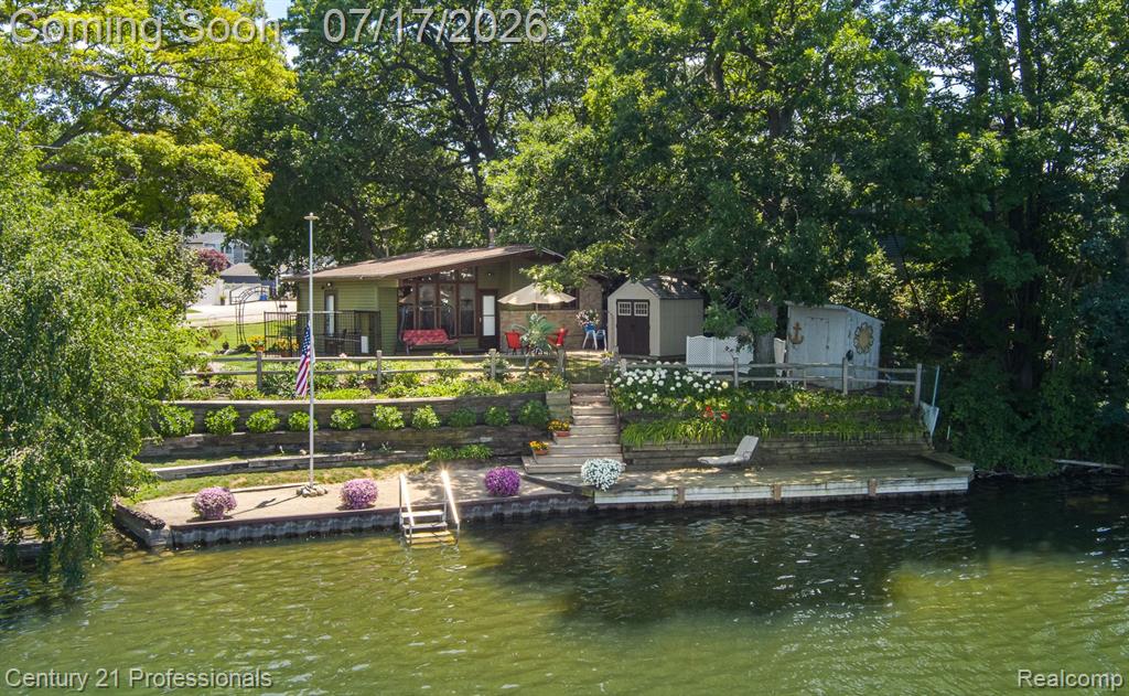 420 Bellevue Avenue, Lake Orion, MI 48362 — front exterior