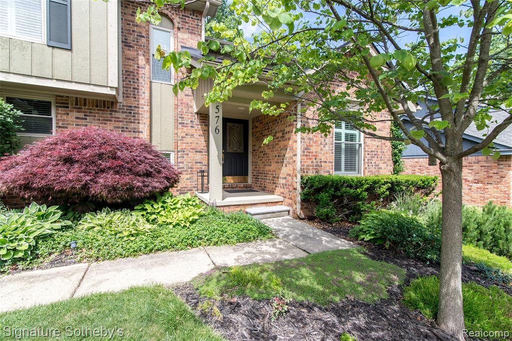 576 Ten Point Drive, Rochester Hills, MI 48309 — Photo 6