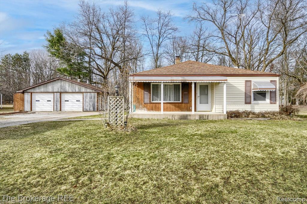 4052 COOK Road, Swartz Creek, MI 48473 — Photo 2