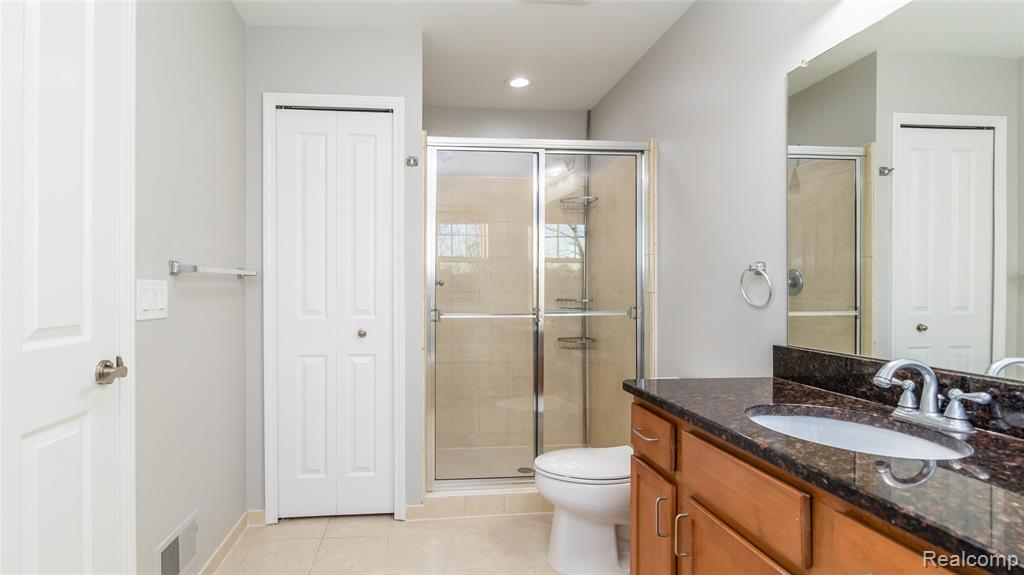 6114 Heron Hills Drive, Wolverine Lake, MI 48390 — Photo 27
