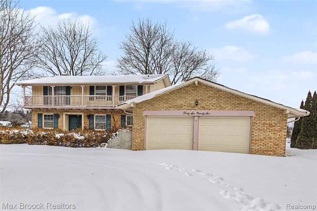 4696 Walnut Lake Road, Bloomfield Hills, MI 48301 — front exterior