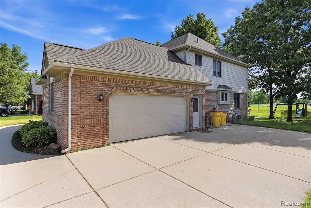 35724 Saint Clair Drive, New Baltimore, MI 48047 — Photo 45