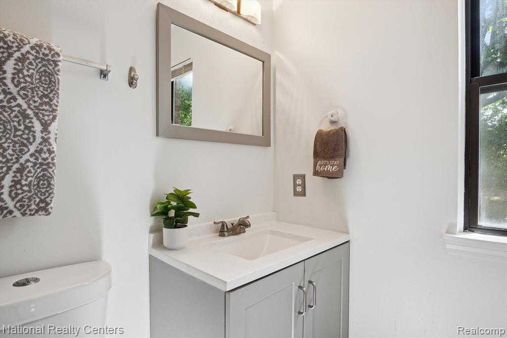 42595 LILLEY POINTE Drive, Canton, MI 48187 — Photo 20