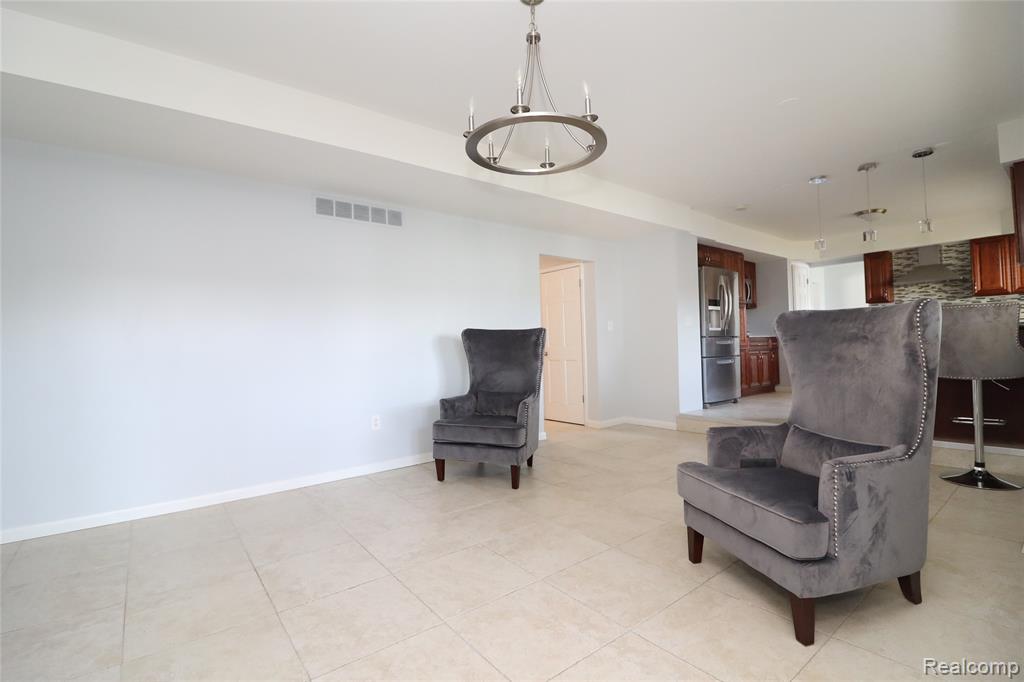 739 Kinloch Street, Dearborn Heights, MI 48127 — Photo 23