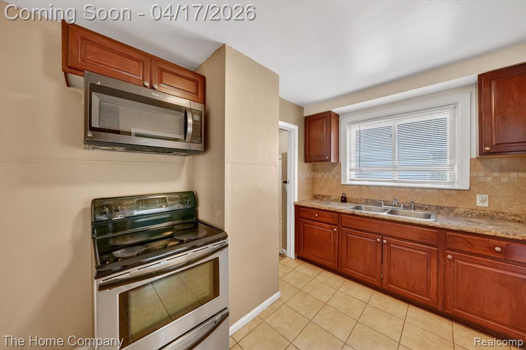 9077 Fielding Street, Detroit, MI 48228 — Photo 13