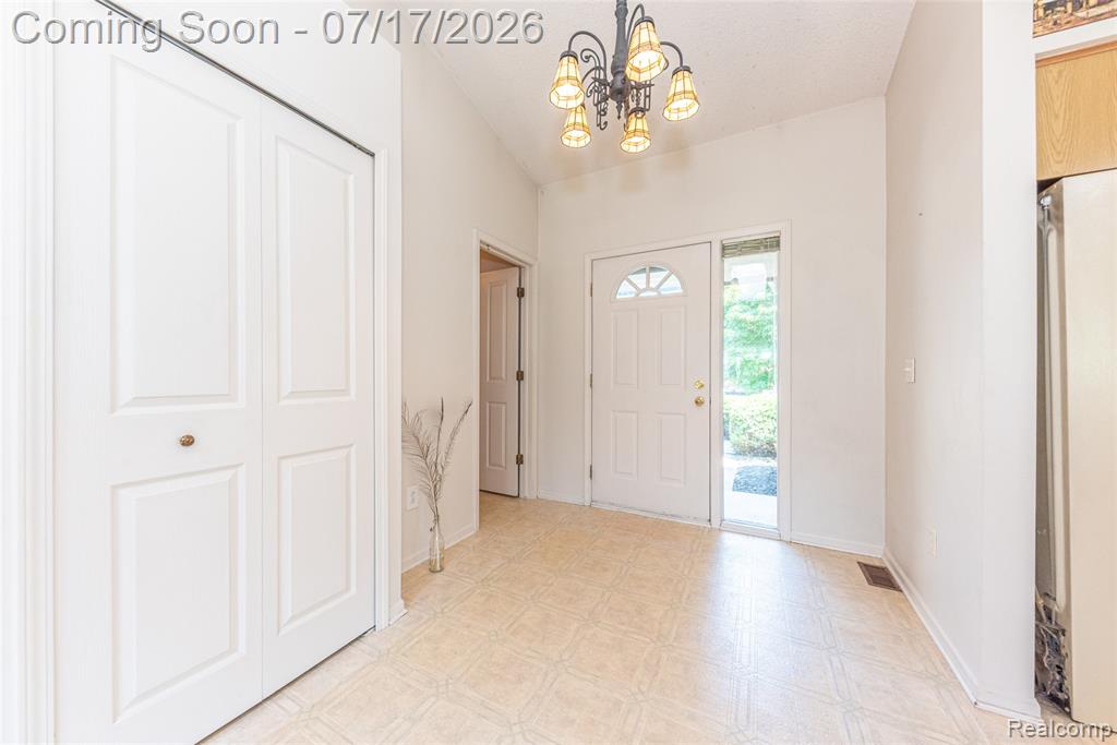 993 W Rose Avenue, Garden City, MI — Photo 10