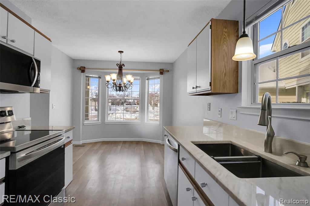 41498 Cornell Drive, Novi, MI — Photo 8