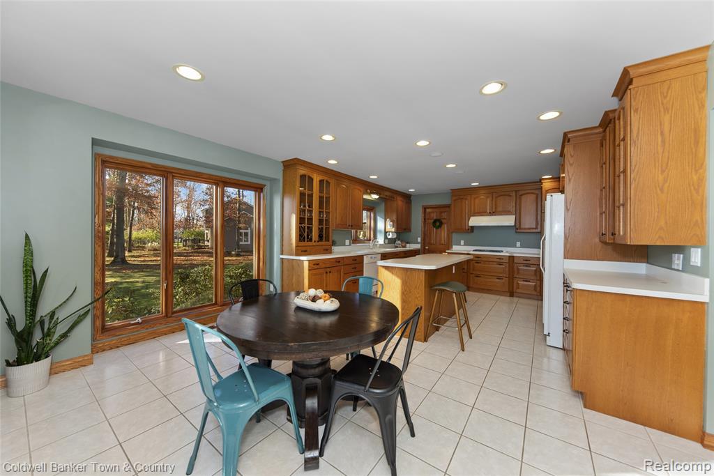 11535 Lancelot Lane, Pinckney, MI 48169 — Photo 31